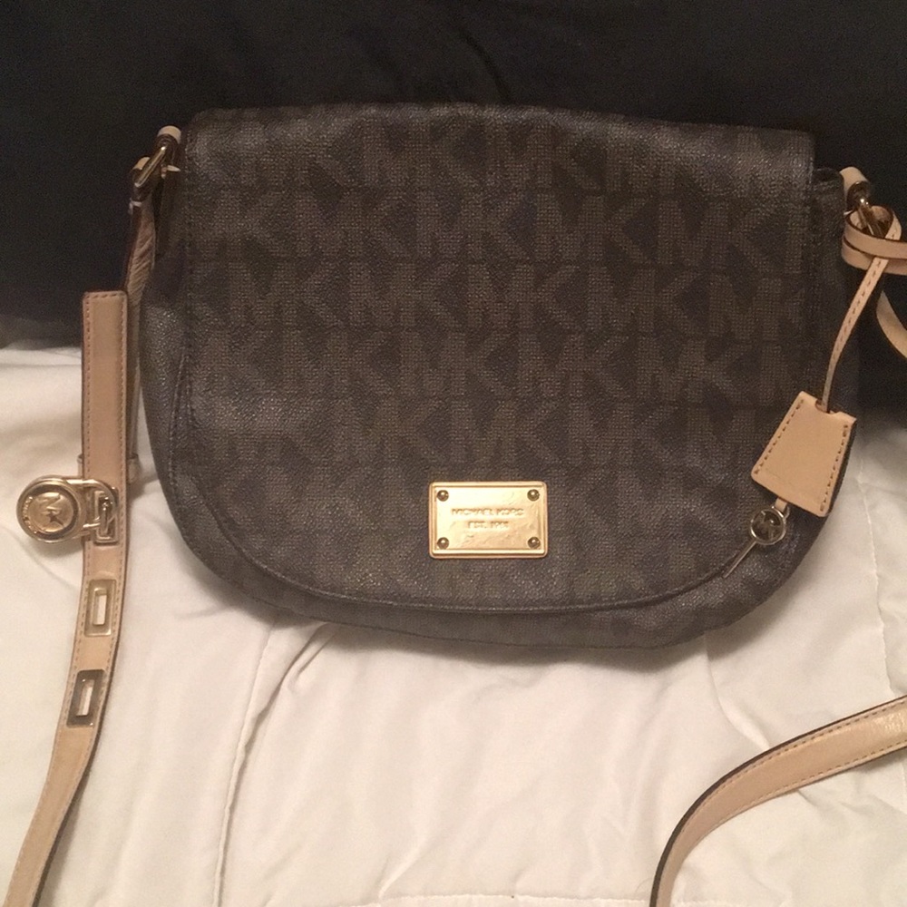 Michale Kors crossbody