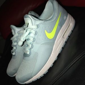 New Nike Zero Airmax
