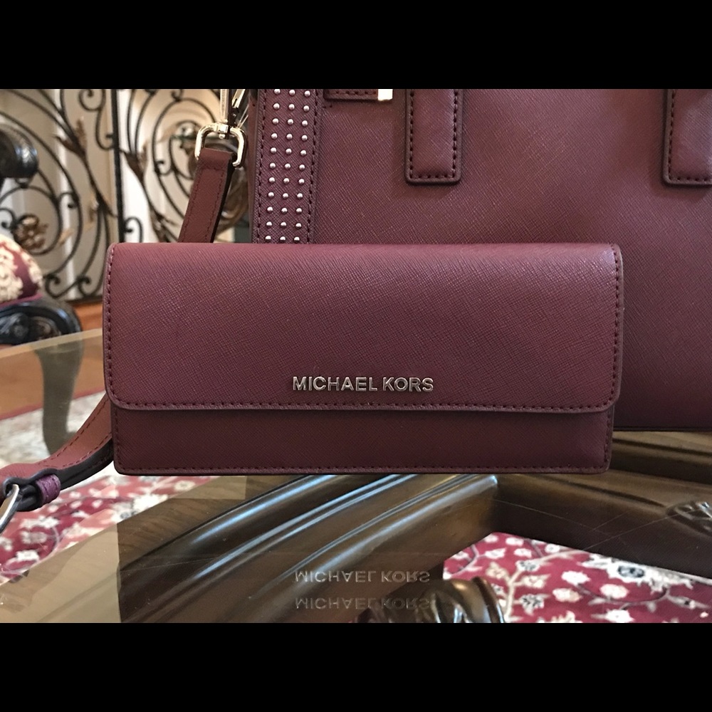 Authentic Michael Kors Dillion handbag &wallet set - Picture 2 of 8