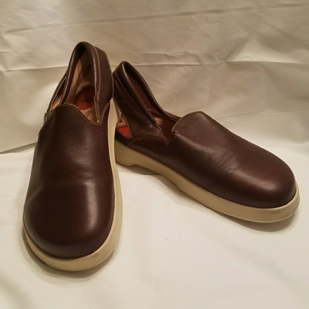 Footprints by Birkenstock  Brown Leather Sz 40