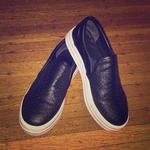 Cute Snake Skin Black Slip-on Shoes
