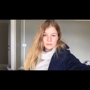 Meet your Posher, Courtney