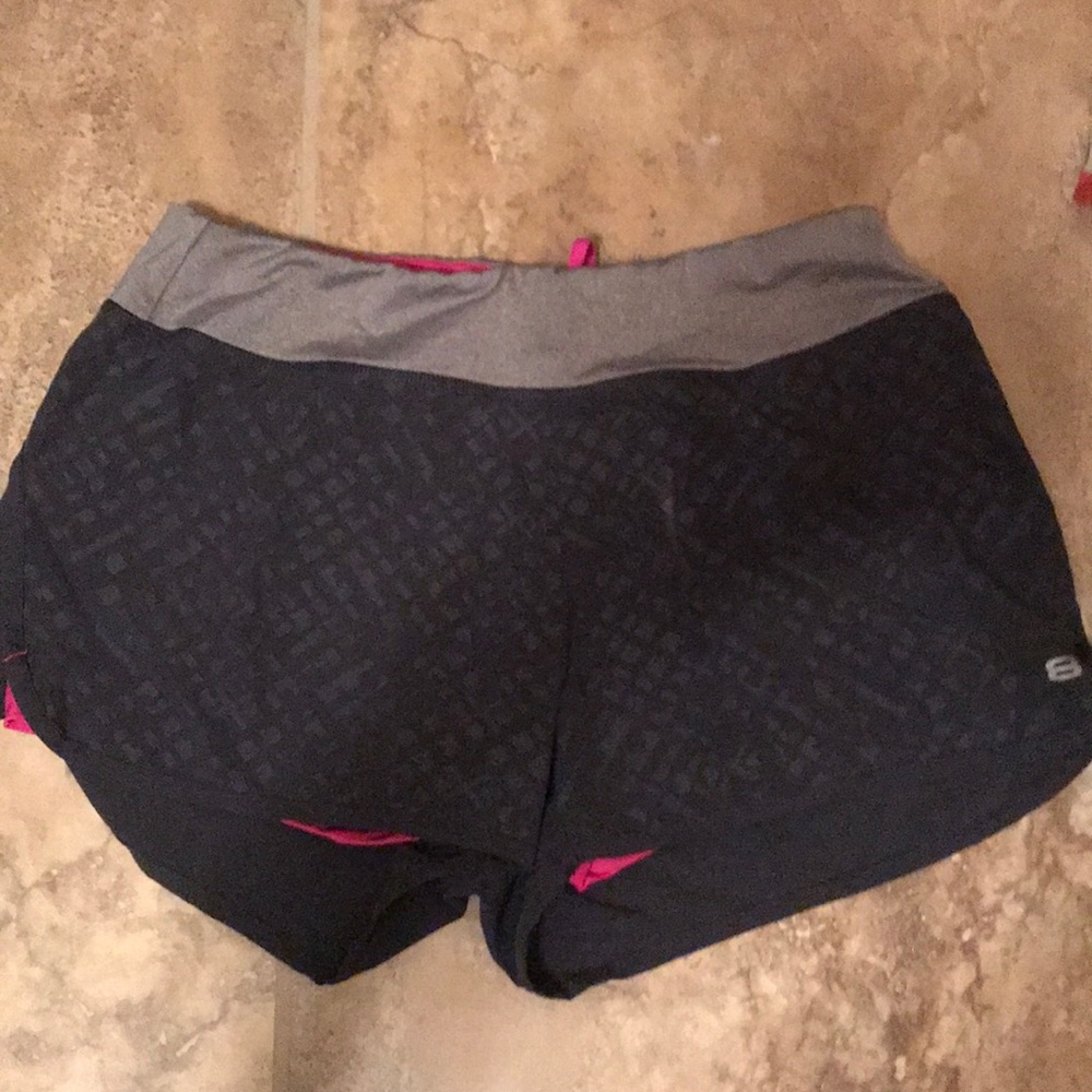 Layer 8 exercise shorts size M