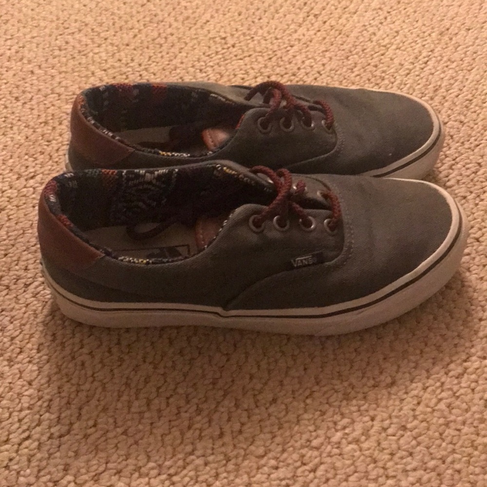 Grey Vans (Great condition!) Men’s: 5 Women’s: 6.5