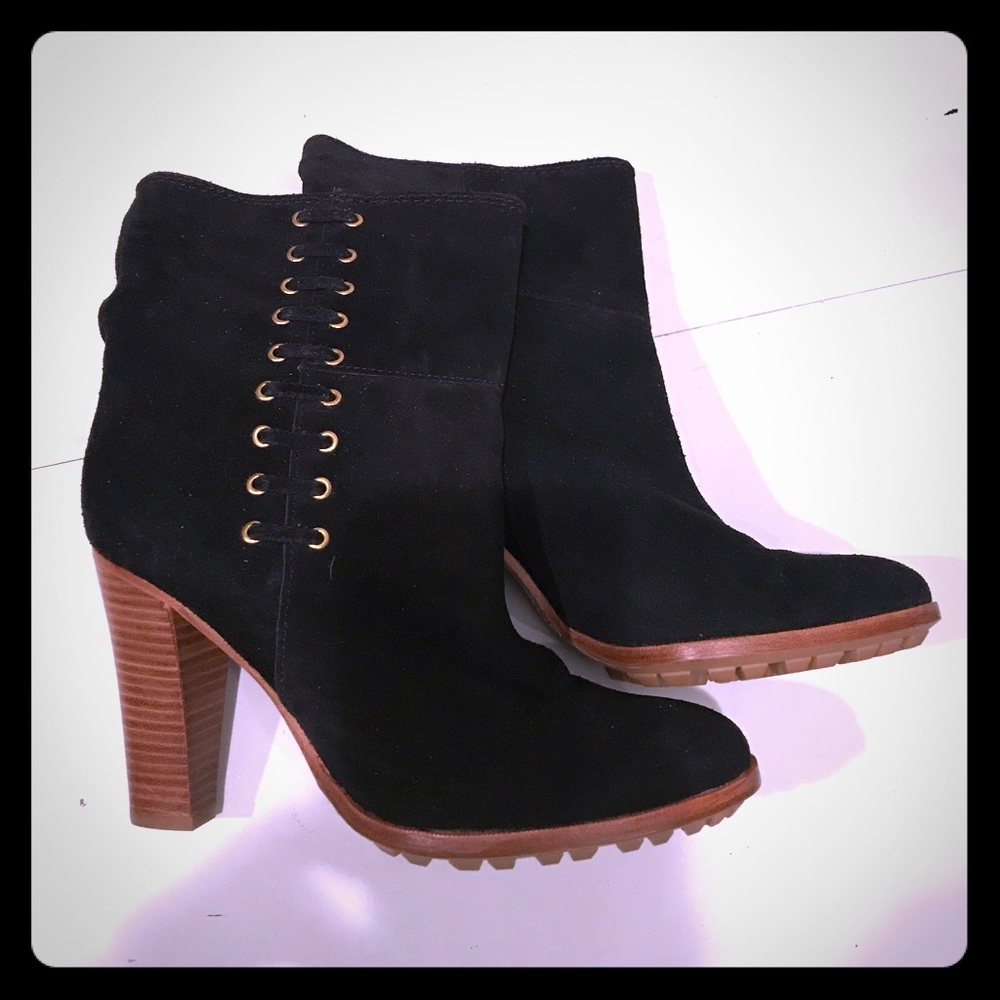 Black  boots