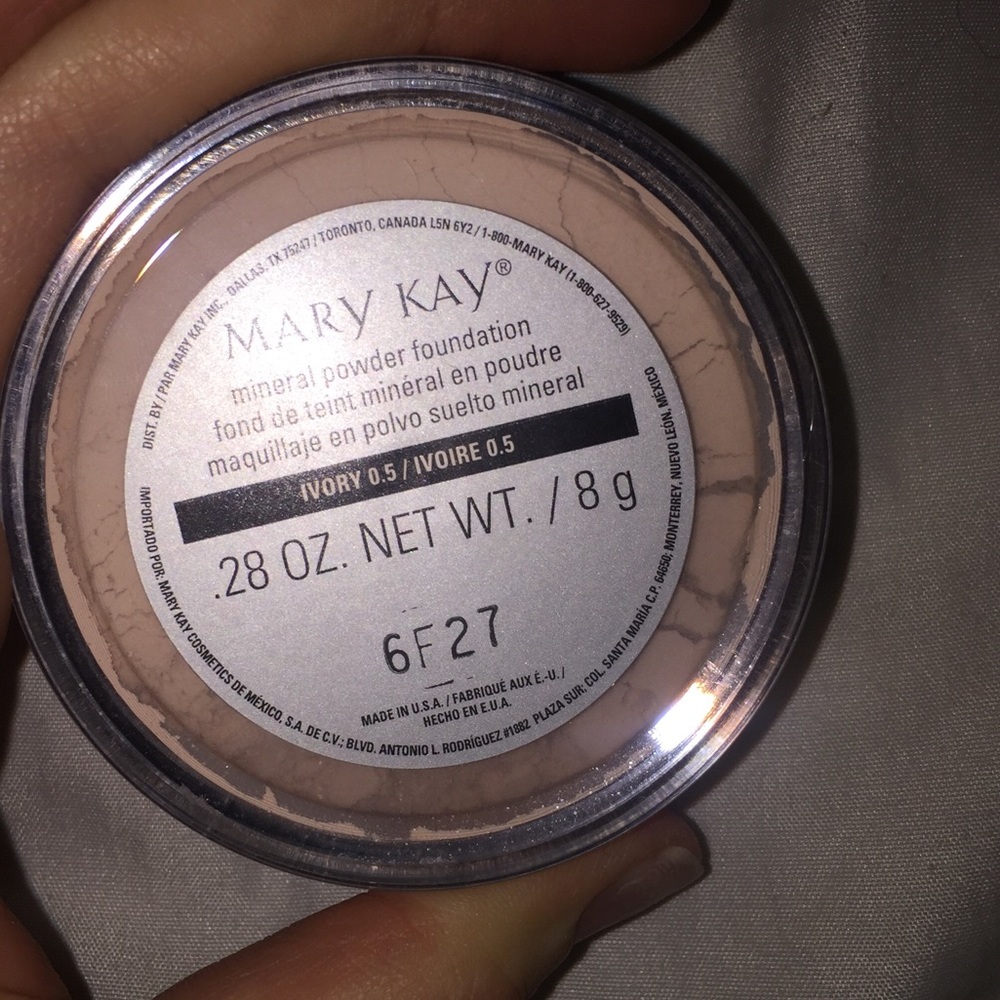 Mineral powder foundation