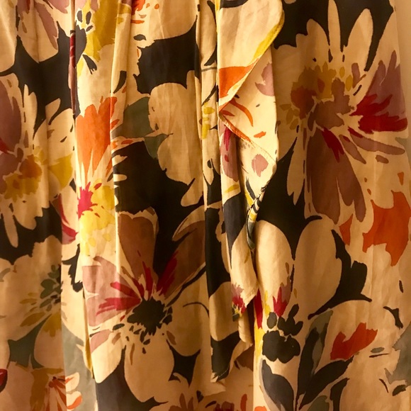F21 Floral Skirt - Picture 2 of 4