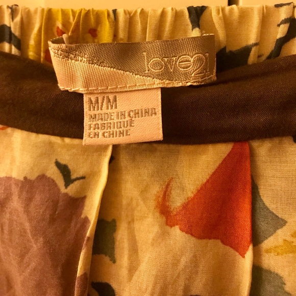 F21 Floral Skirt - Picture 3 of 4