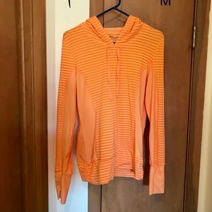 Fitted hooded sweatshirt