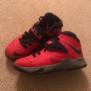 Boy’s Nike Lebron James Basketball Shoes
