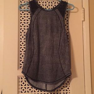 LULULemon Sculpt Tank black and white pattern