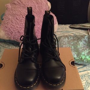 Black Dr.Martens 1460 smooth