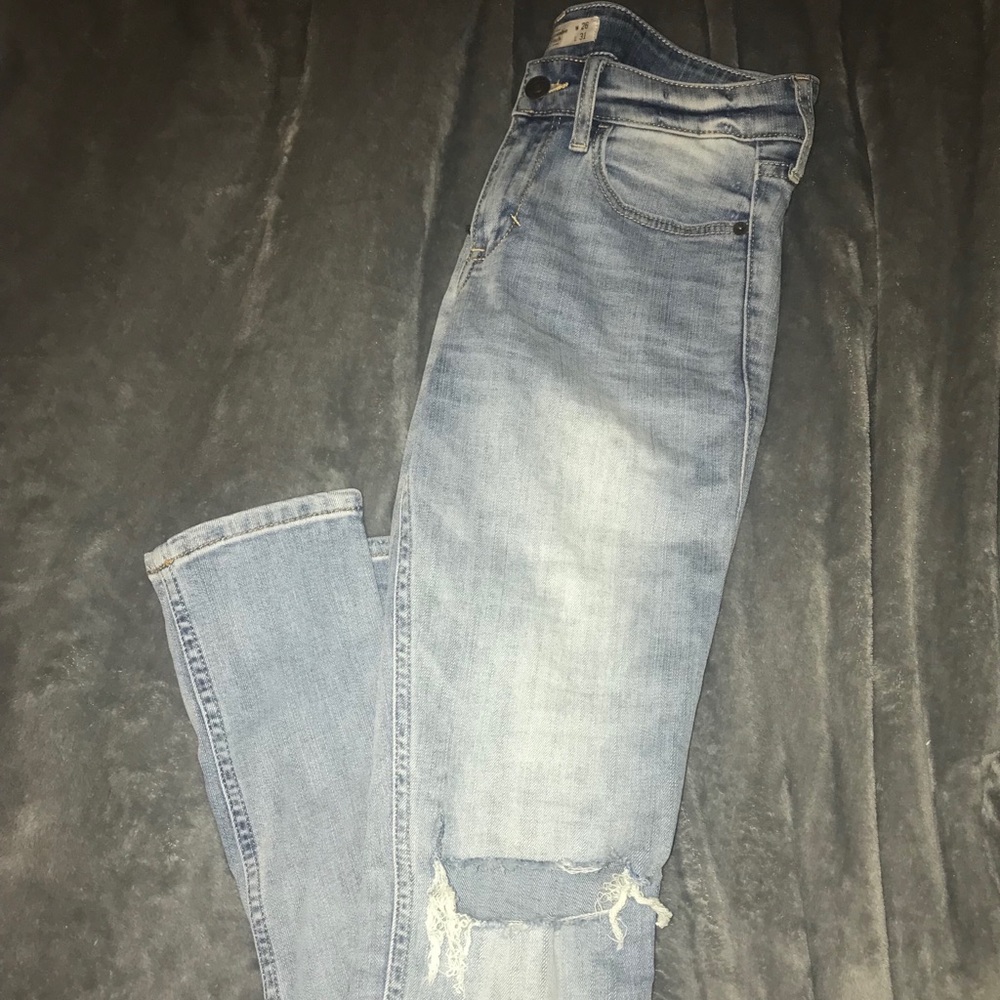 light wash skinny jeans