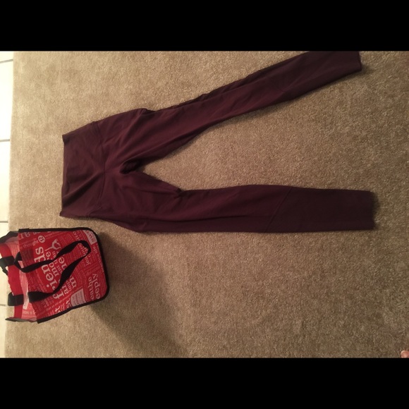 Lulu lemon  workout leggings - Picture 2 of 3
