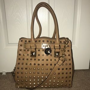 Tan Purse!!