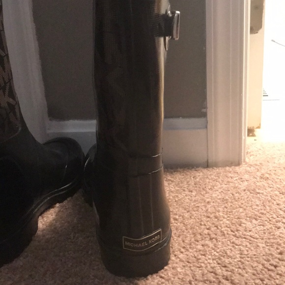 Micheal Kors rain boots - Picture 4 of 4