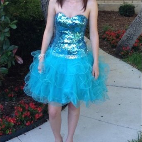 Prom or party dress - Picture 2 of 2