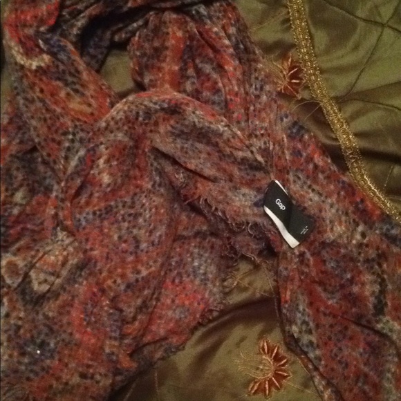 Multicolored floral Gap scarf - Picture 2 of 2