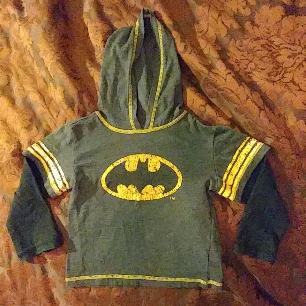 3t boys Batman hoodie shirt.