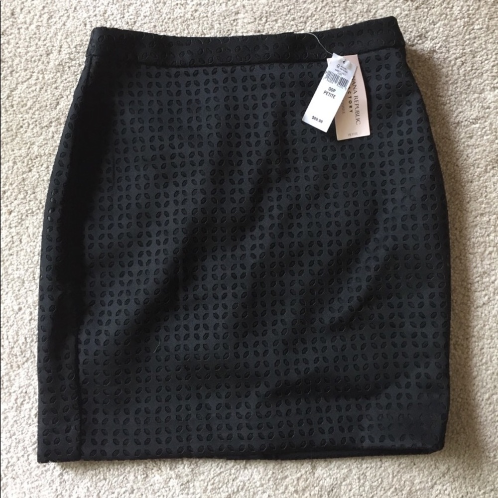 NWT Banana Republic Factory Pencil Skirt 00P