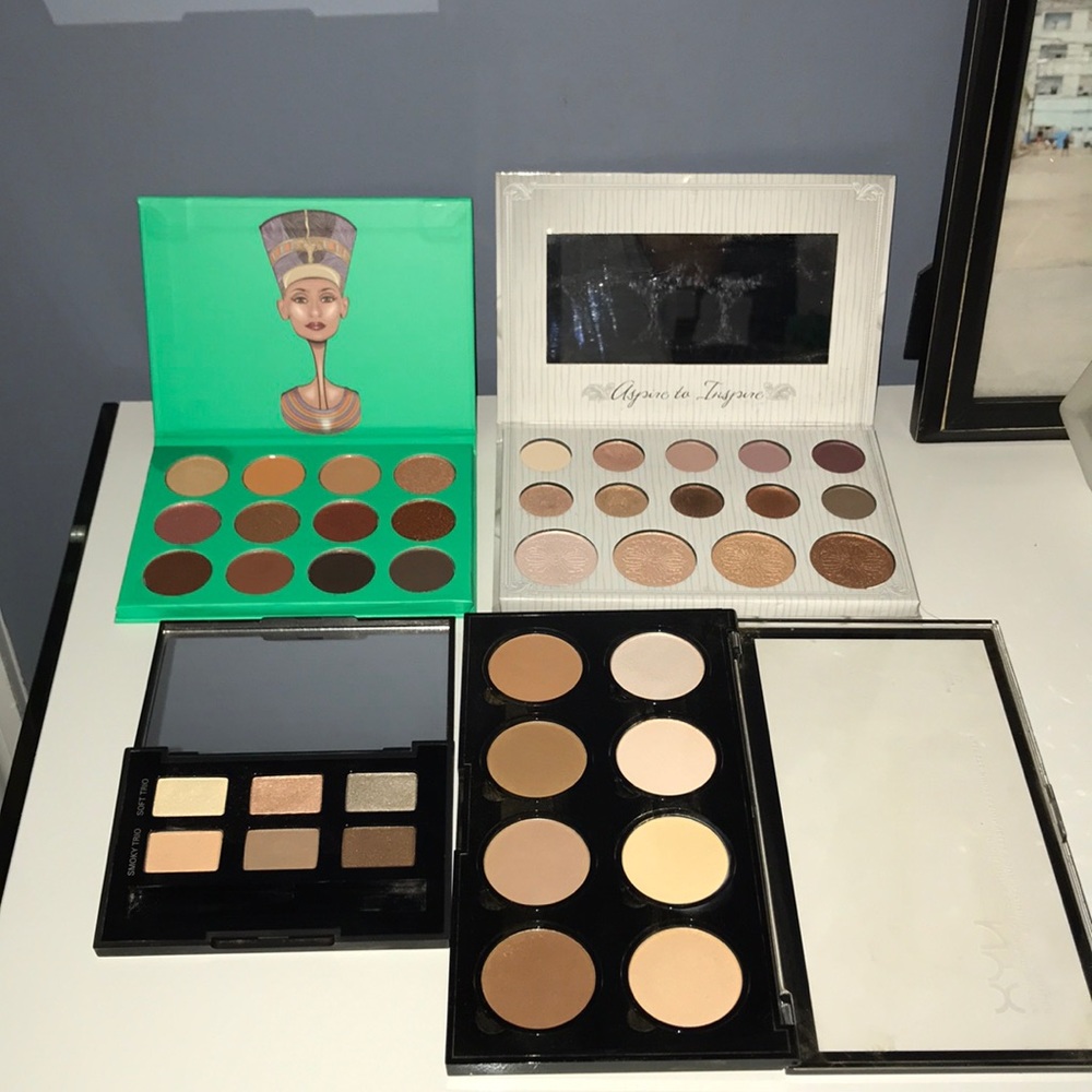 Eyeshadow pallets
