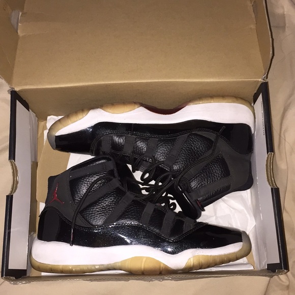 Jordan Shoes - Jordan 11s 72-10🖤PRICE FIRM