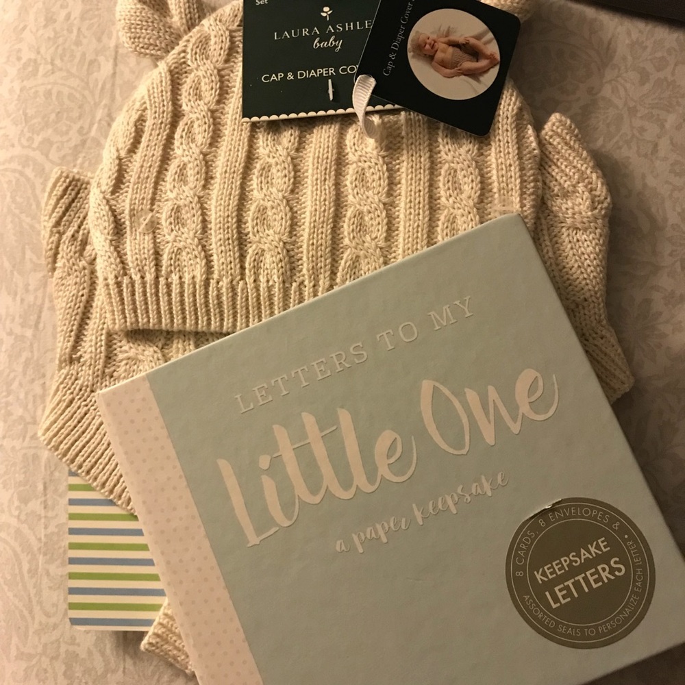 Laura Ashley cap diaper cover set(Free book)