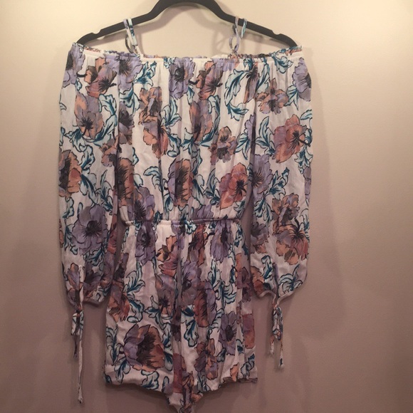 floral cold shoulder romper - Picture 2 of 2