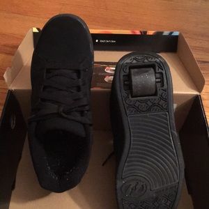 All black Heelys with wheels only put on 3 times