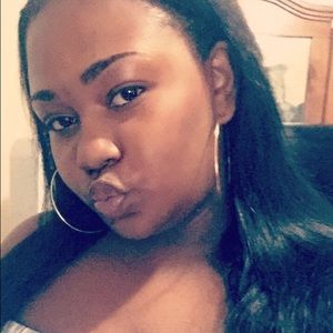 Meet your Posher, Ashanta