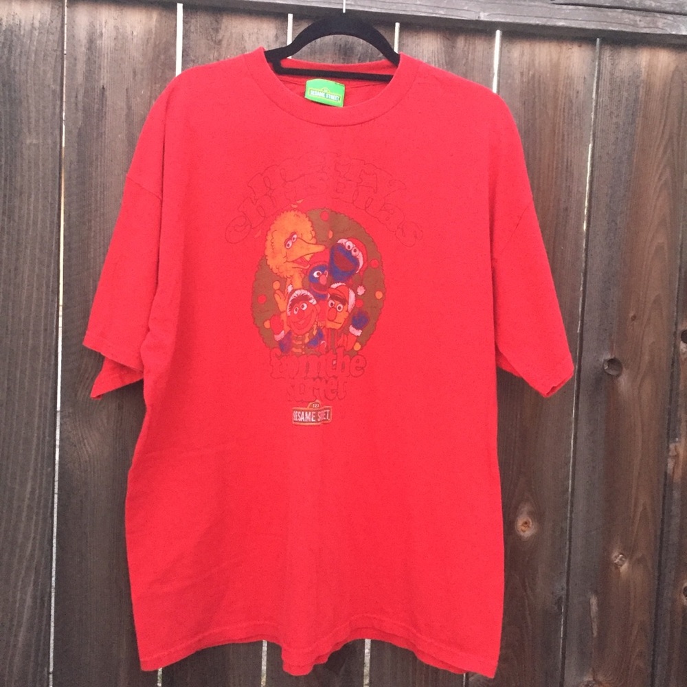 SESEAME STREET XMASS RED TSHIRT TOP SZ 2XL