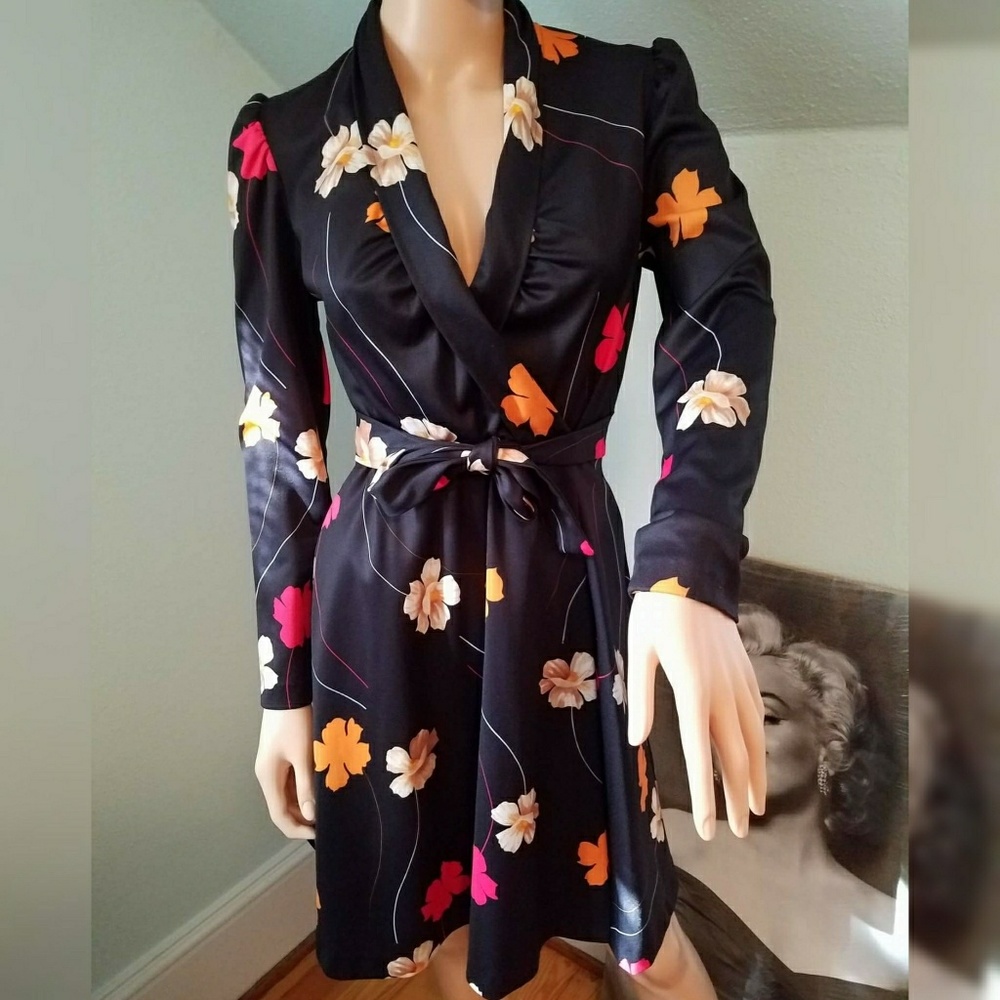 Vintage 1970s polyester floral wrap dress