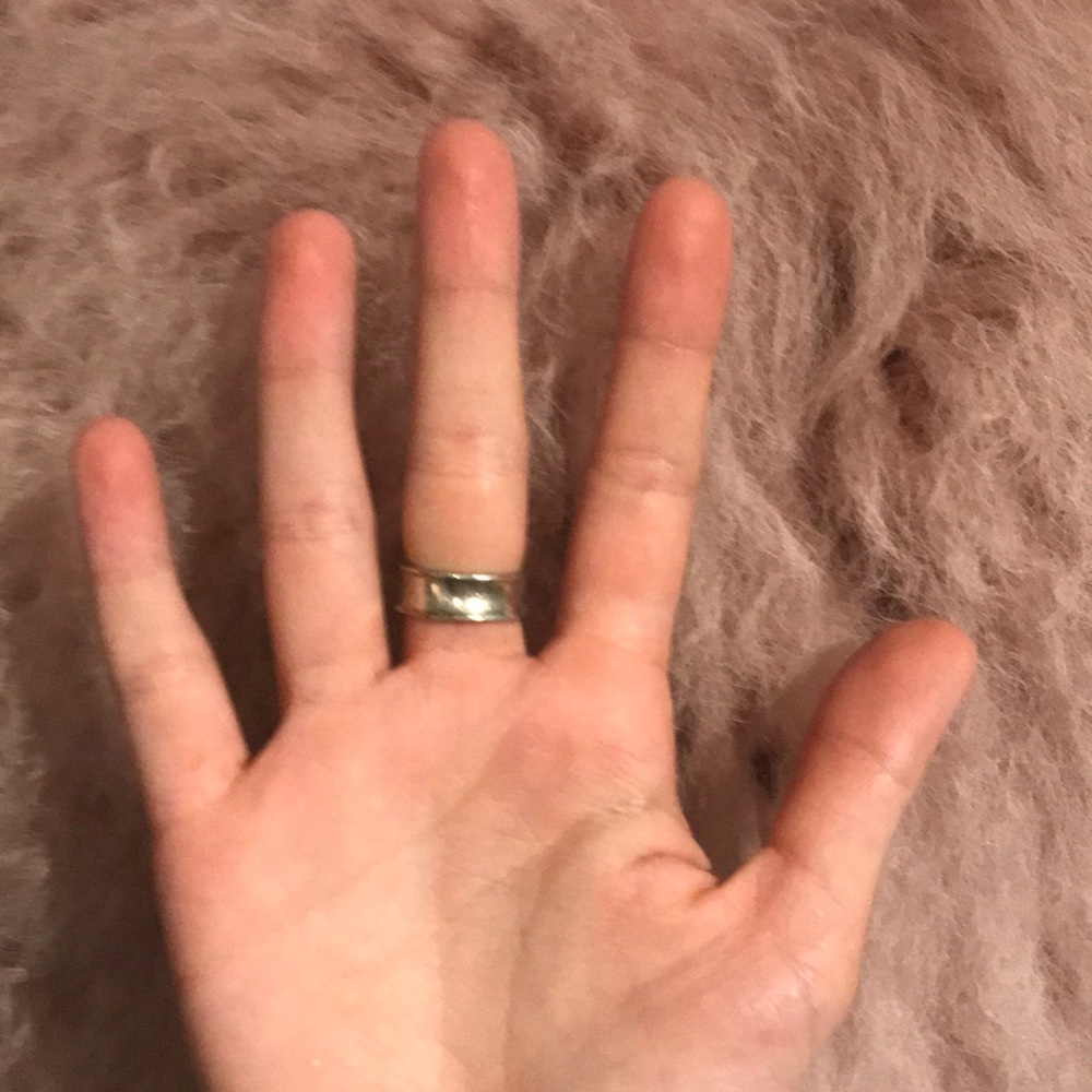 Silver Ring - Picture 2 of 4