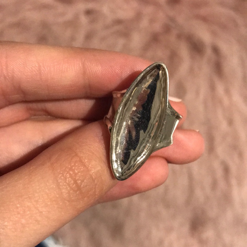 Silver Ring - Picture 3 of 4