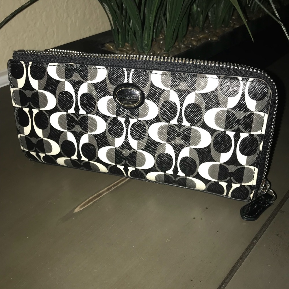 Coach Black and white zip wallet