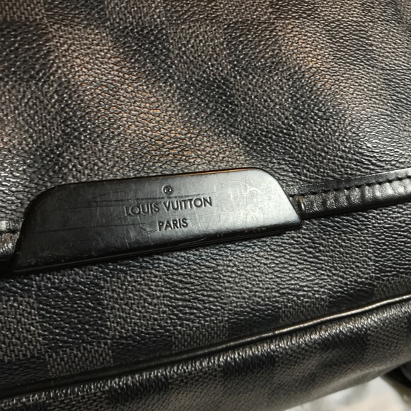 HP🎉100% Authentic LOUIS VUITTON MESSENGER BAG - Picture 4 of 8