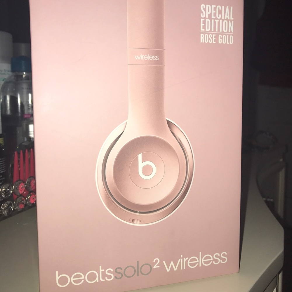 Beats solo 2 wireless. ROSE GOLD. Special edition!