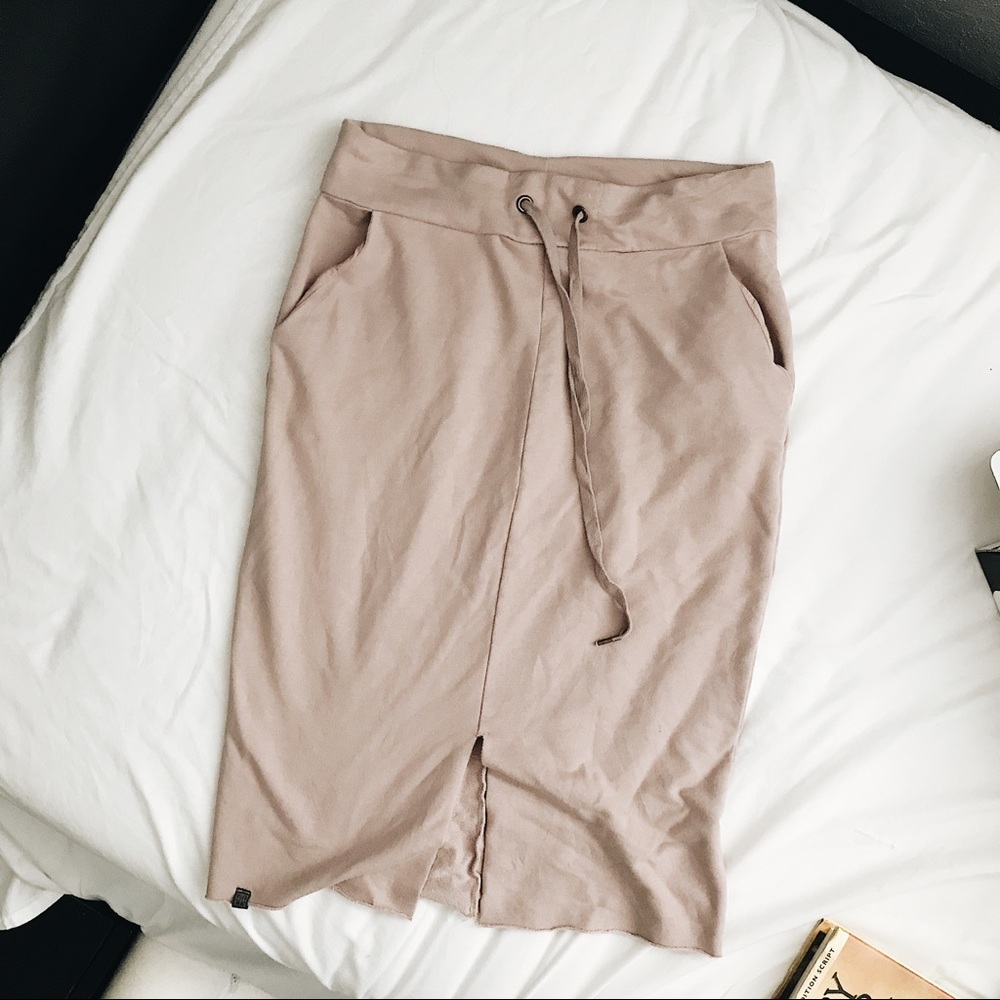 Midi dusty pink athleisure skirt