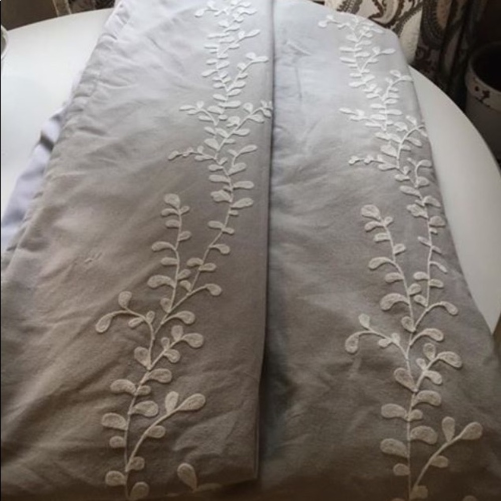 Threshold Curtains