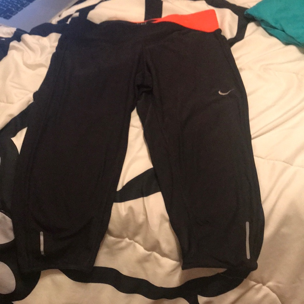 Nike dri fit short Capri exercise pants size M