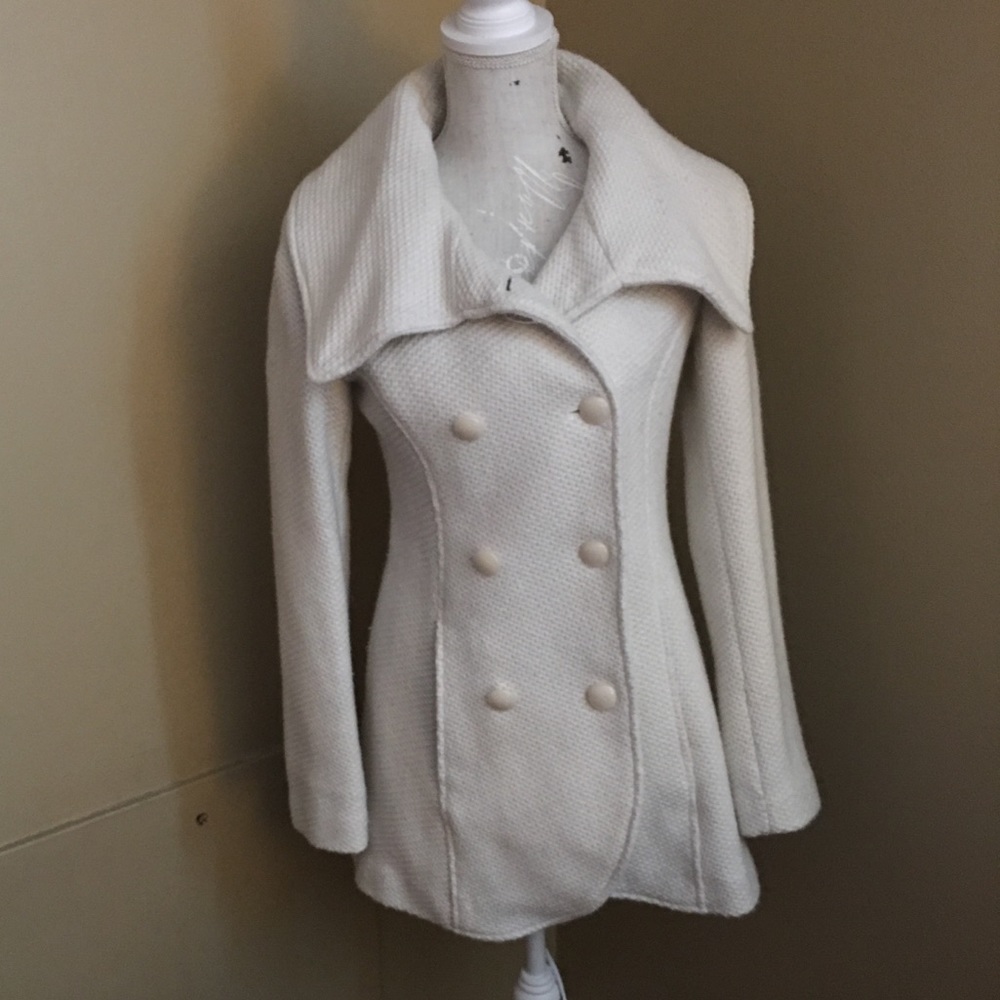 Jessica Simpson Off-White ShawlCollar Wool Peacoat