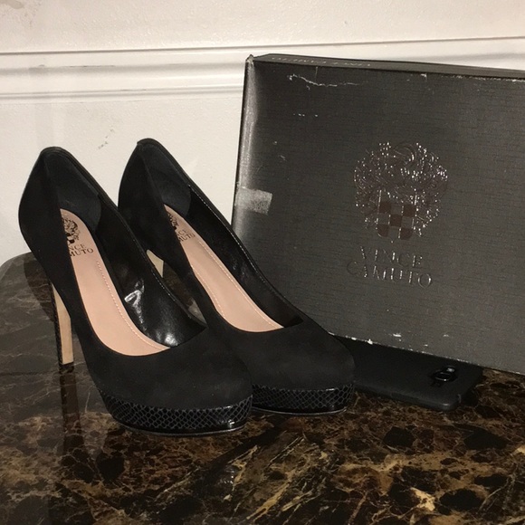 Black Vince Camuto platform stilettos. - Picture 2 of 3