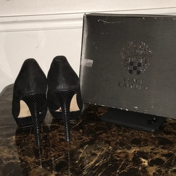 Black Vince Camuto platform stilettos. - Picture 3 of 3
