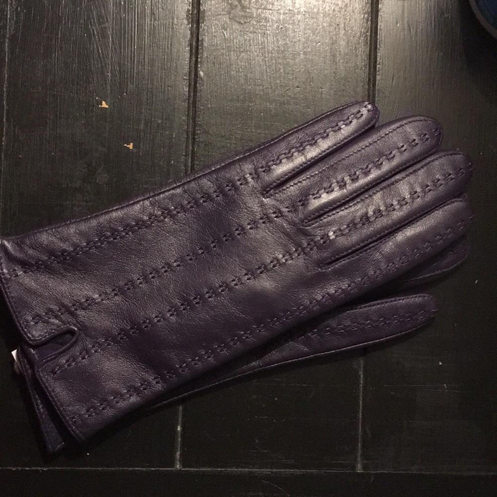 Purple sheep leather gloves