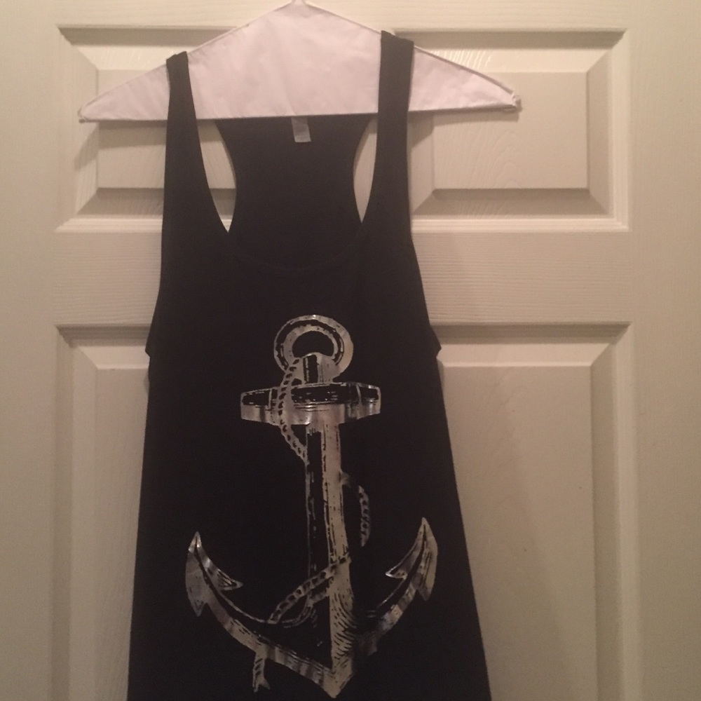 Black tank top with silver anchor