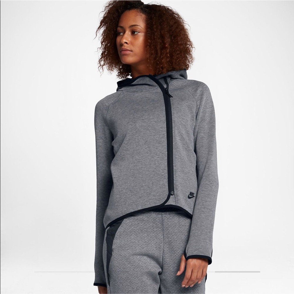 Nike sports tech fleece