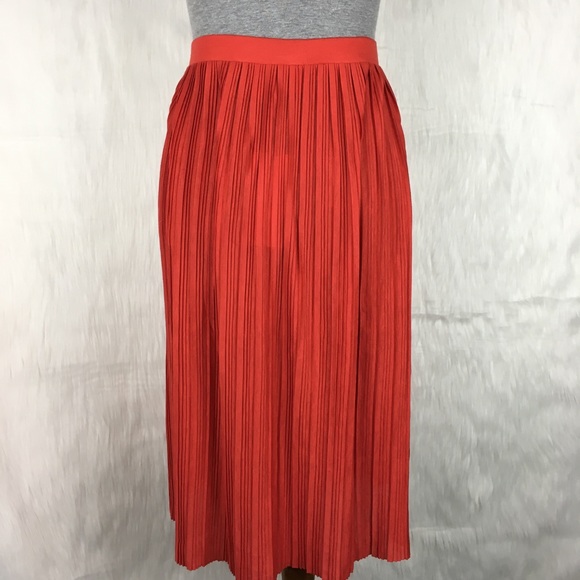 ✨NWT St. Tropez West Red Micro Pleat Midi Skirt - Picture 3 of 3