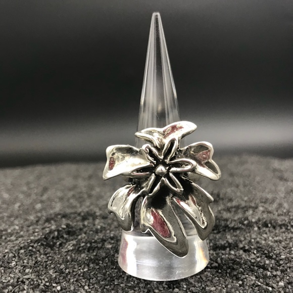 ⛔️SOLD OUT⛔️Statement Ring .925 Sterling Silver - Picture 2 of 5