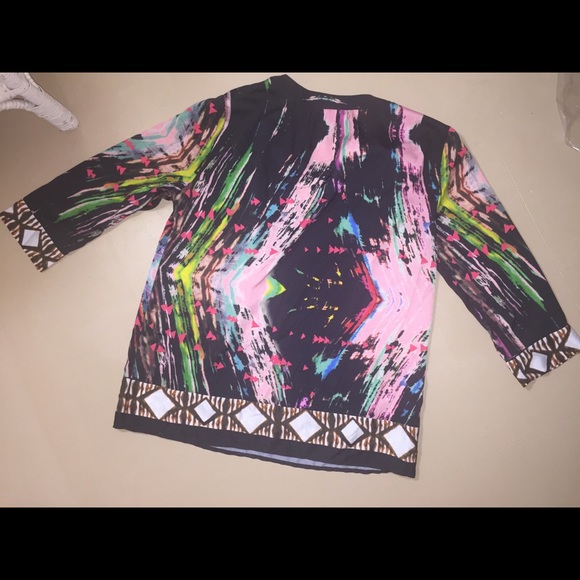 Patterned top - Picture 2 of 2