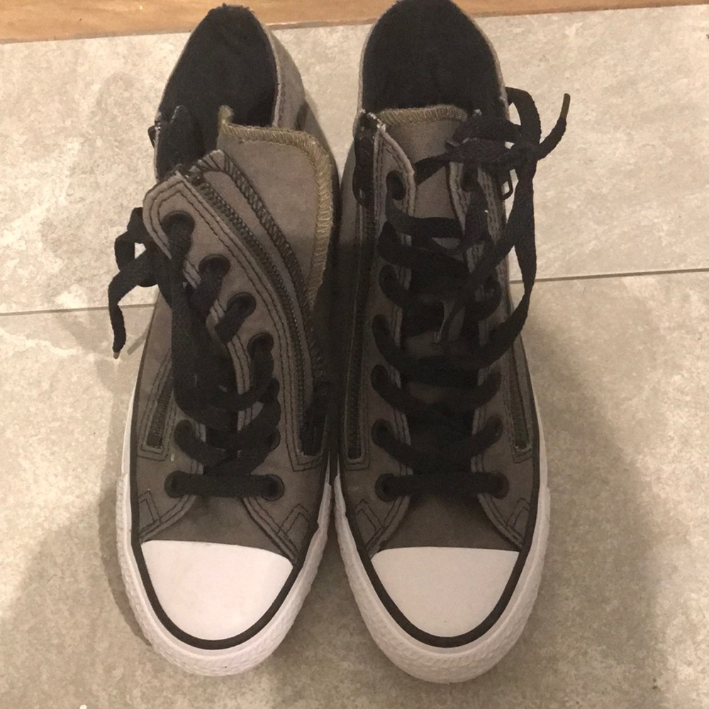 Brand new grey converse size 8
